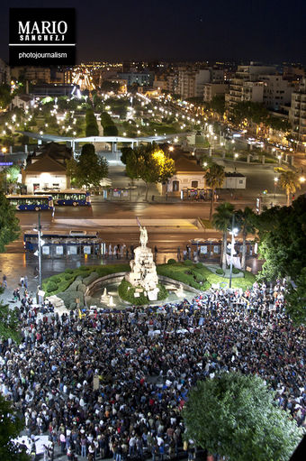 La rebautizada "Plaza de Islandia" durante una asamblea general el 21 de mayo del 2011.